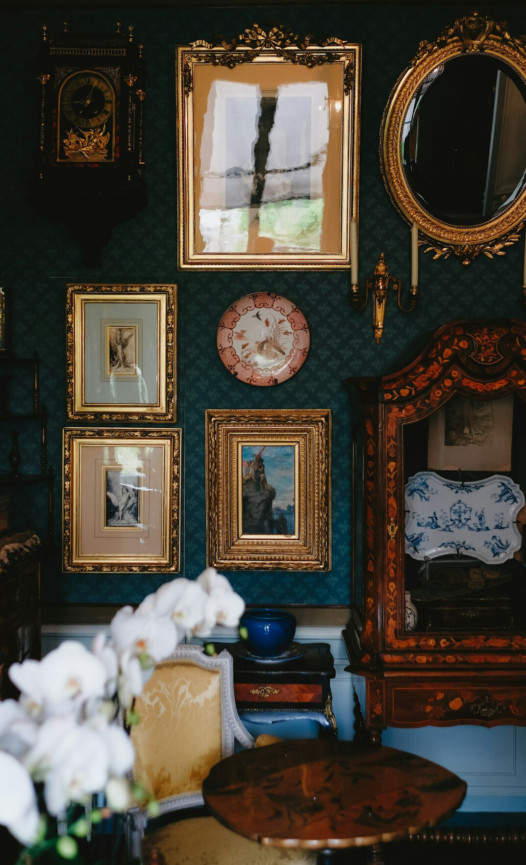 paris apartment interior